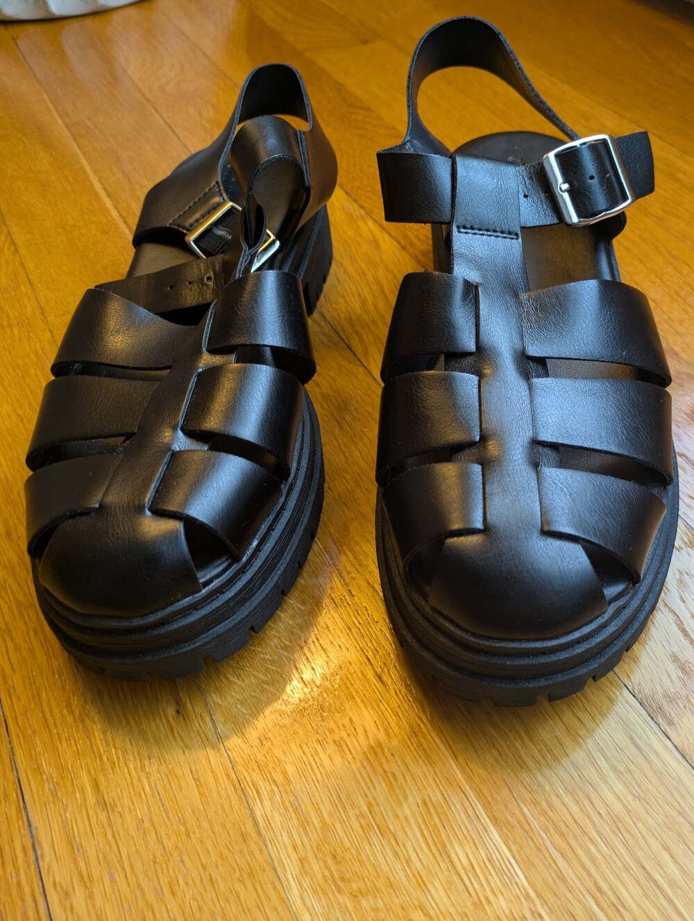 Women's Black Leather Fisherman Sandals